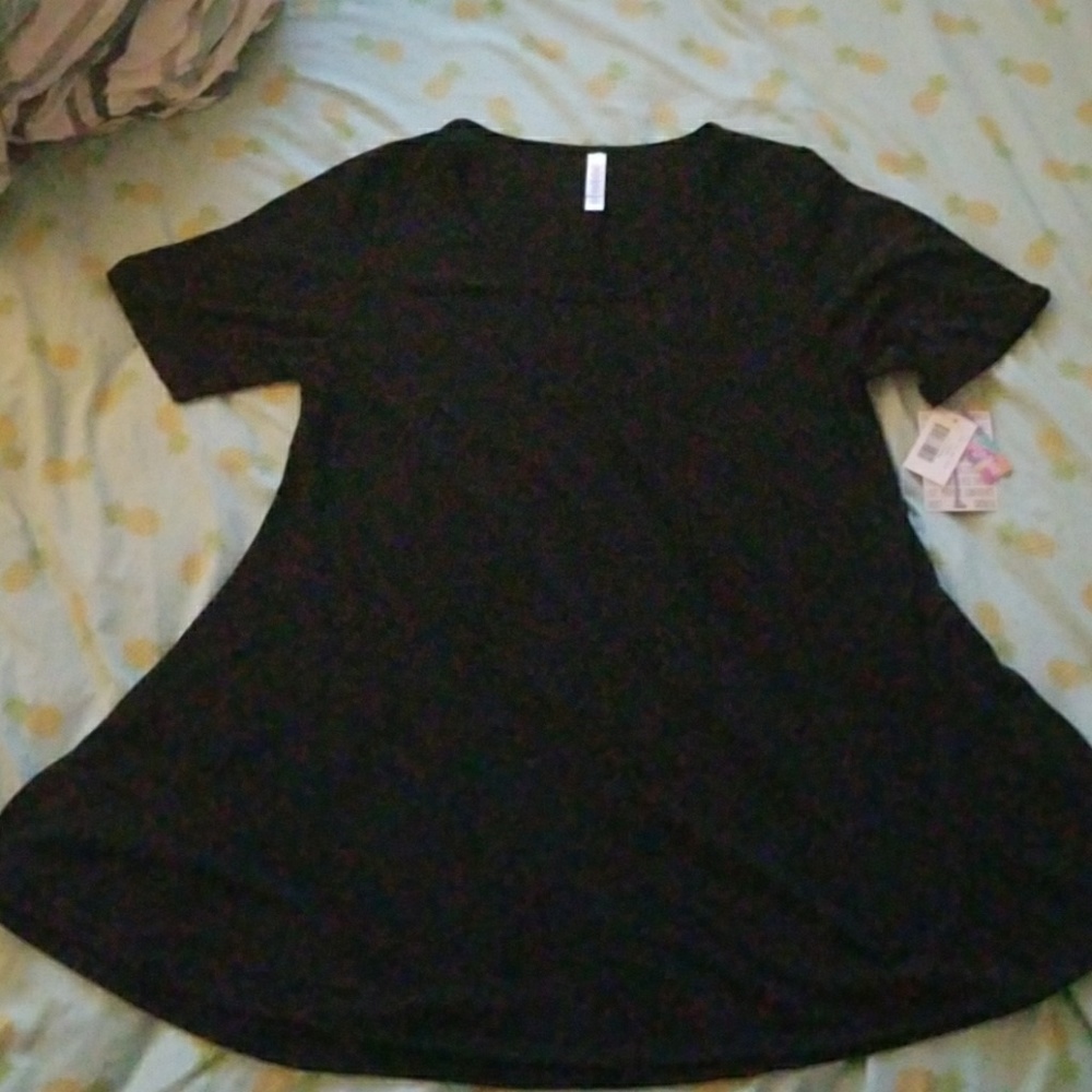 🖤 BNWT LLR NOIR PERFECT TEE 🖤